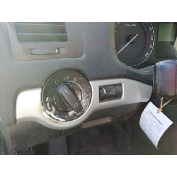 skoda octavia berlina (1z3) del año 2004