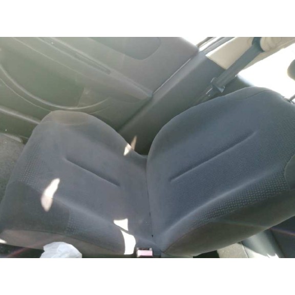 citroën c4 berlina del año 2004