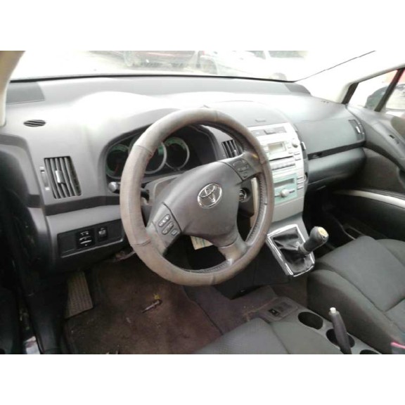 toyota corolla verso (r1) del año 2005