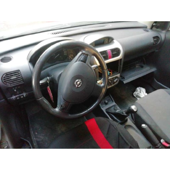 opel corsa c del año 2004