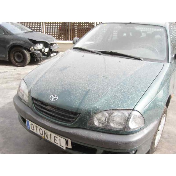 toyota avensis berlina (t 22) del año 1999
