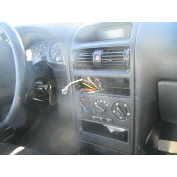 opel astra g berlina del año 2001