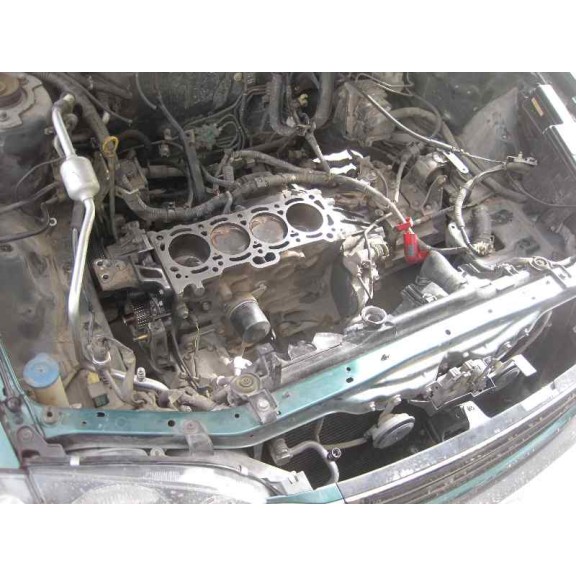 toyota avensis berlina (t 22) del año 1999