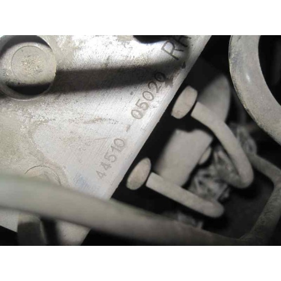 toyota avensis berlina (t 22) del año 1999