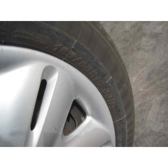 toyota avensis berlina (t 22) del año 1999