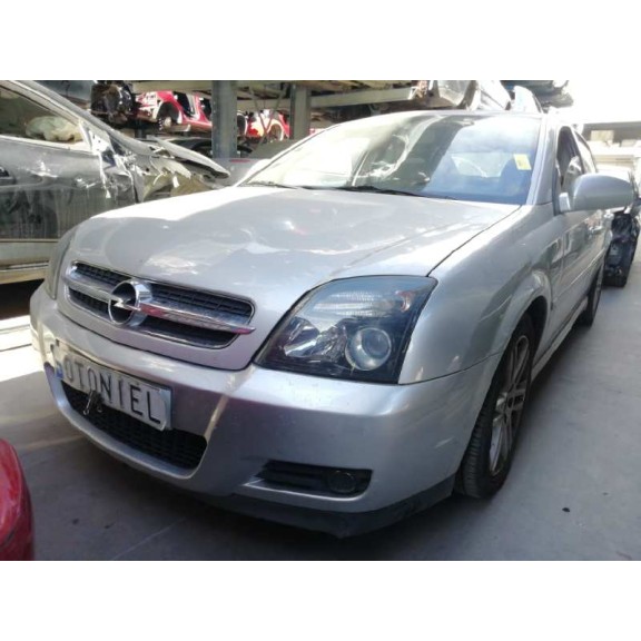 opel vectra c berlina del año 2004