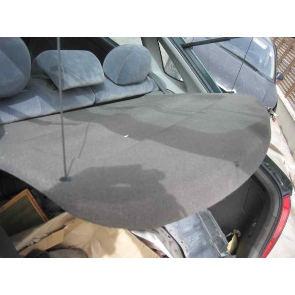 toyota avensis berlina (t 22) del año 1999