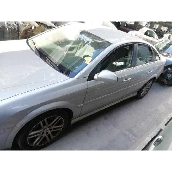 opel vectra c berlina del año 2004