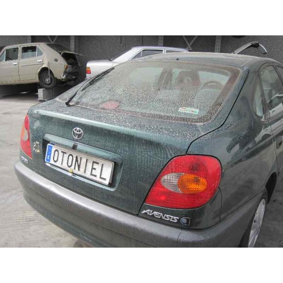 toyota avensis berlina (t 22) del año 1999