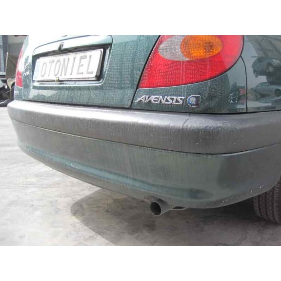 toyota avensis berlina (t 22) del año 1999