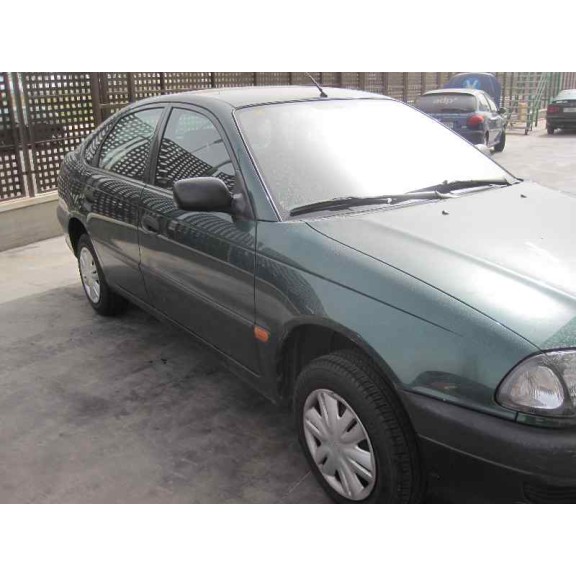 toyota avensis berlina (t 22) del año 1999