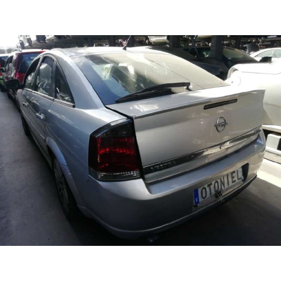 opel vectra c berlina del año 2004