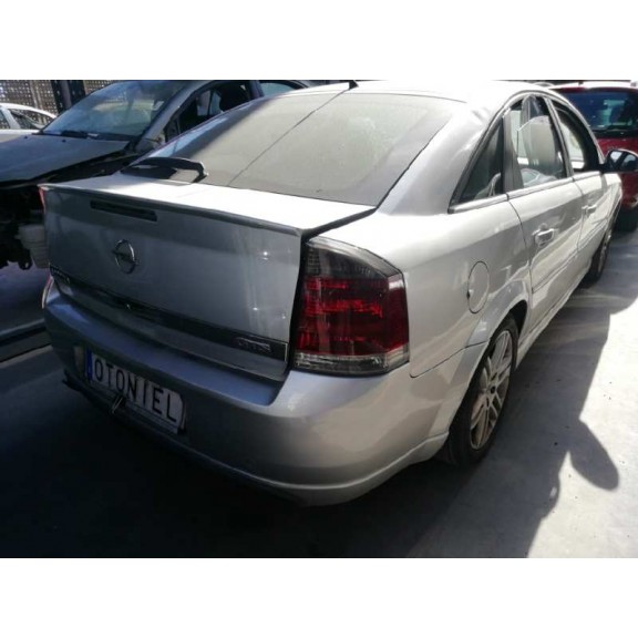 opel vectra c berlina del año 2004