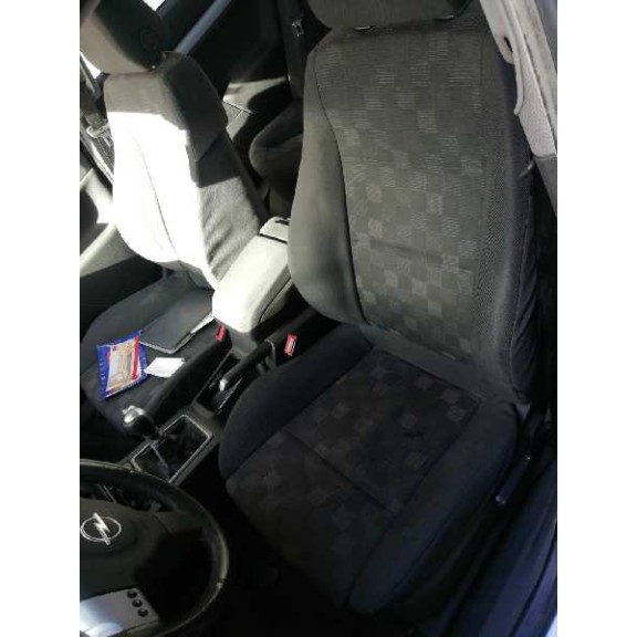 opel vectra c berlina del año 2004