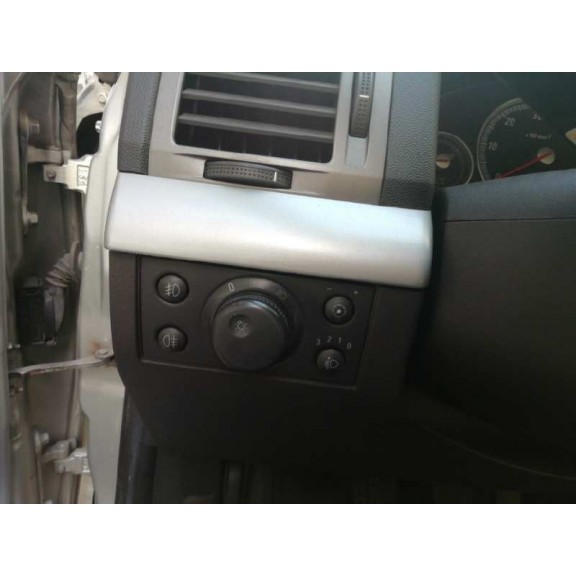 opel vectra c berlina del año 2004