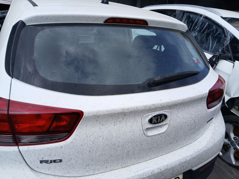 Recambio de porton trasero para kia rio iv (yb, sc, fb) 1.4 crdi 90 referencia OEM IAM 73700H8000  