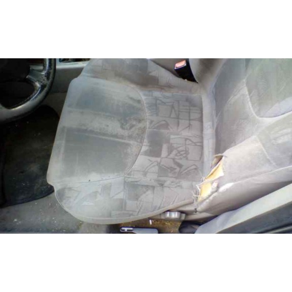 nissan primera berlina (p11) del año 1999