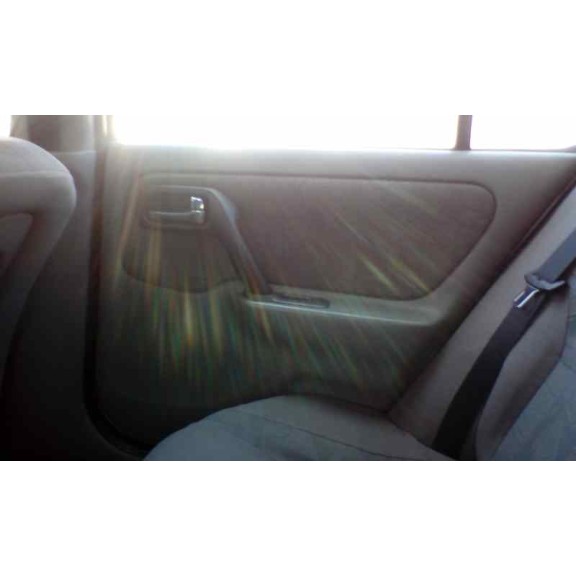 nissan primera berlina (p11) del año 1999