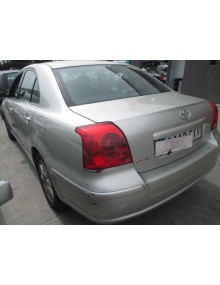 toyota avensis berlina (t25) del año 2004