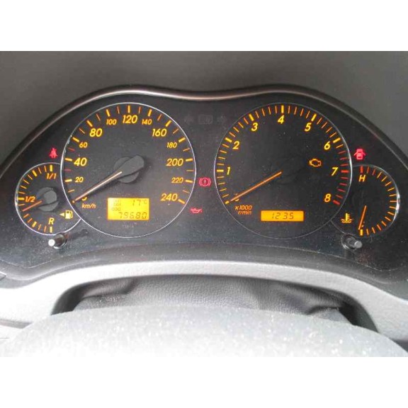 toyota avensis berlina (t25) del año 2004