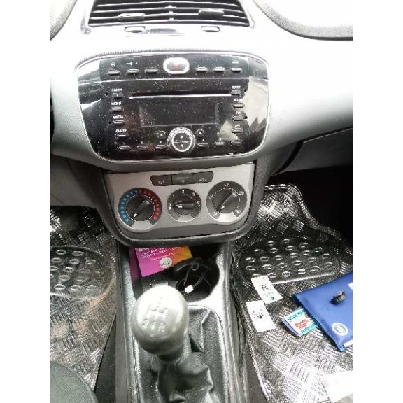 fiat punto (evo) (199) del año 2011