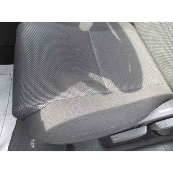 toyota avensis berlina (t25) del año 2004