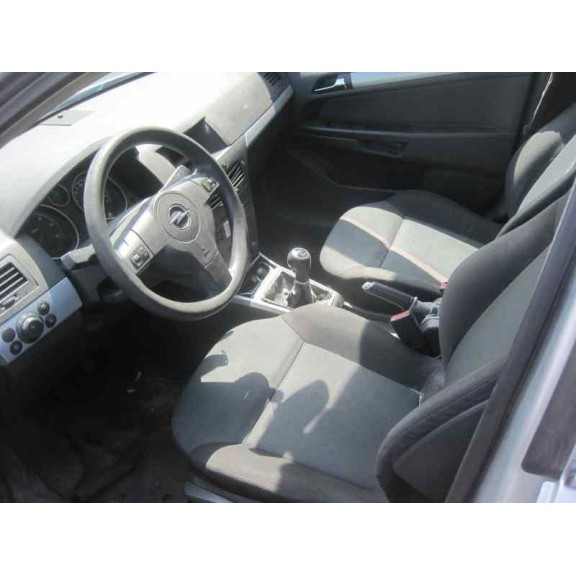 opel astra h berlina del año 2005