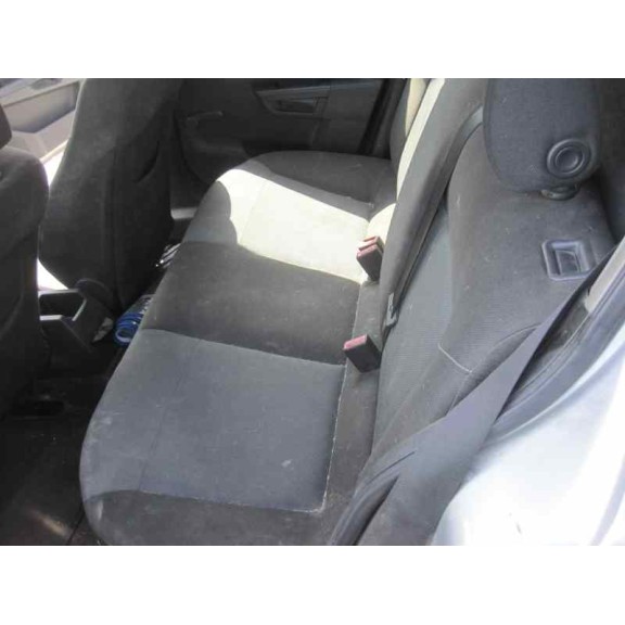 opel astra h berlina del año 2005