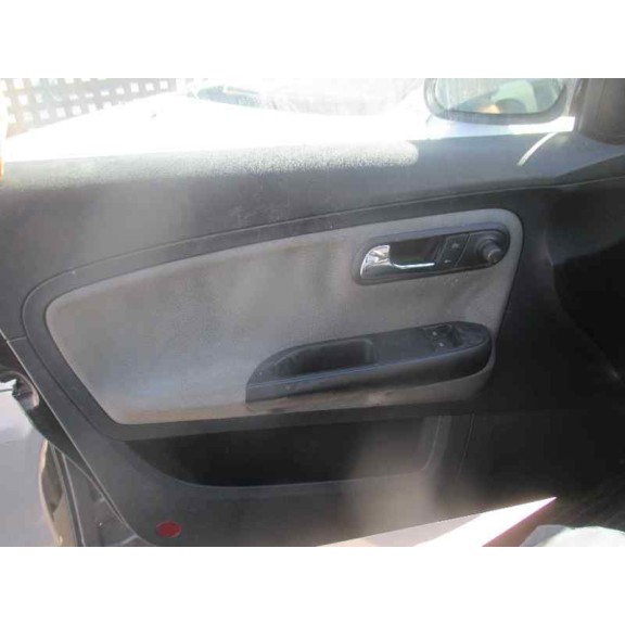 seat ibiza (6l1) del año 2004