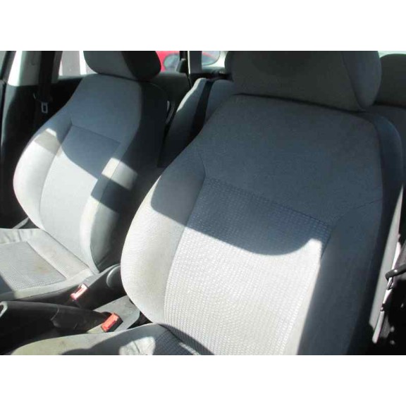 seat ibiza (6l1) del año 2004
