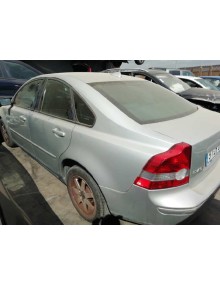 volvo s40 berlina del año 2005 2