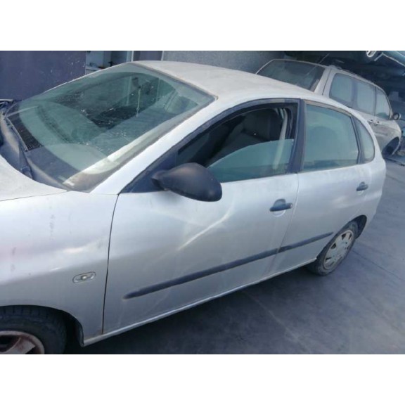 seat ibiza (6l1) del año 2002