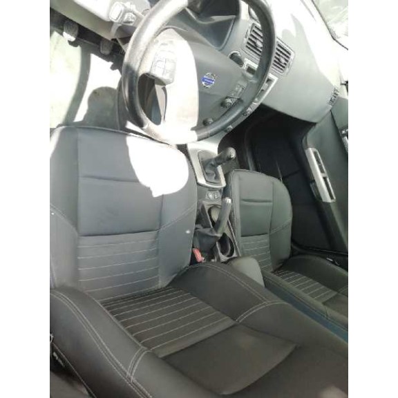 volvo s40 berlina del año 2005