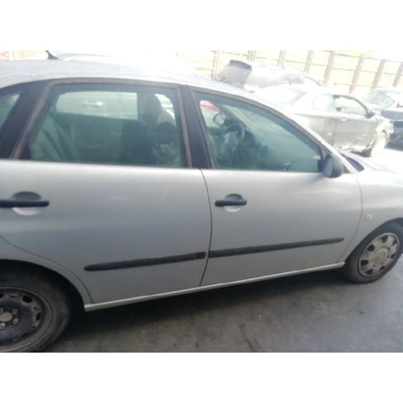 seat ibiza (6l1) del año 2002