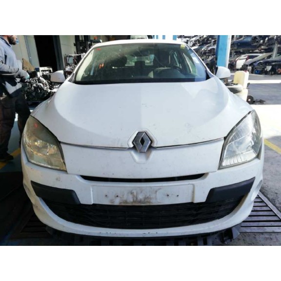 renault megane iii berlina 5 p del año 2009