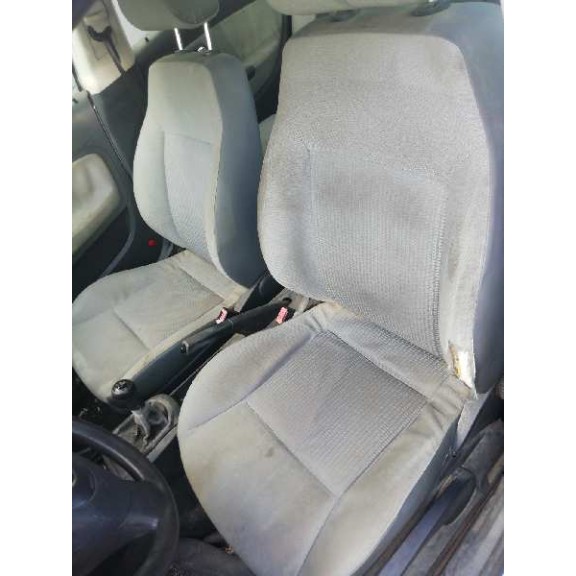 seat ibiza (6l1) del año 2002