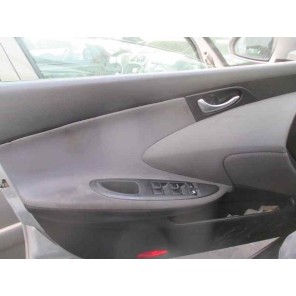 nissan primera berlina (p12) del año 2002