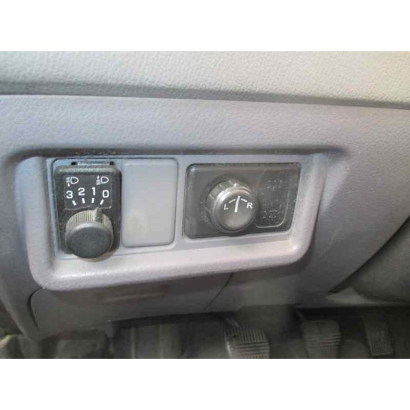 nissan primera berlina (p12) del año 2002