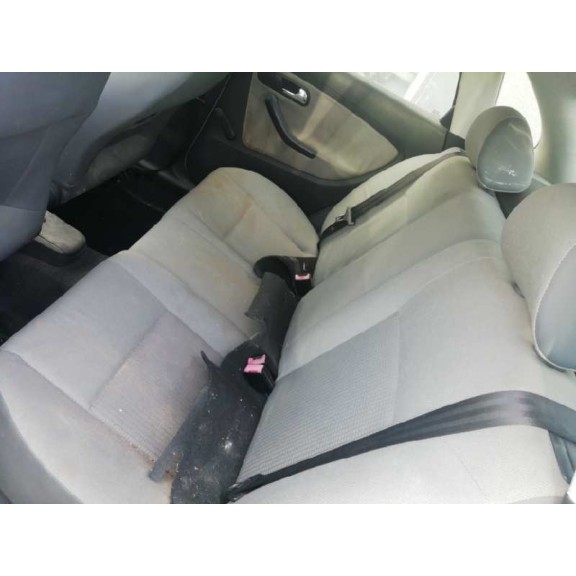 seat ibiza (6l1) del año 2002