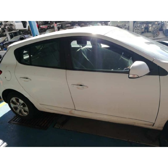 renault megane iii berlina 5 p del año 2009