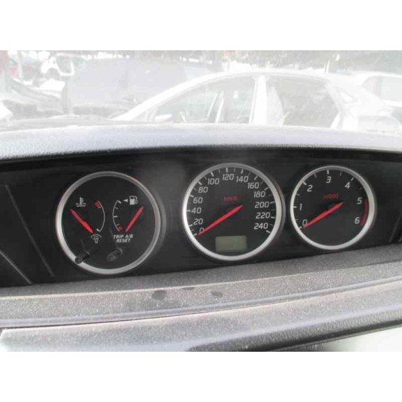 nissan primera berlina (p12) del año 2002