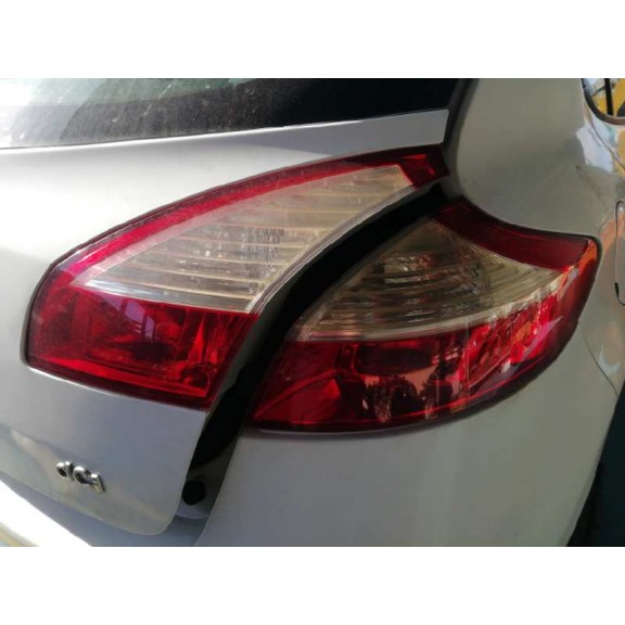 renault megane iii berlina 5 p del año 2009