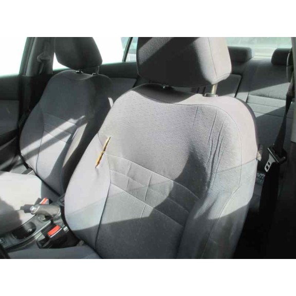 nissan primera berlina (p12) del año 2002