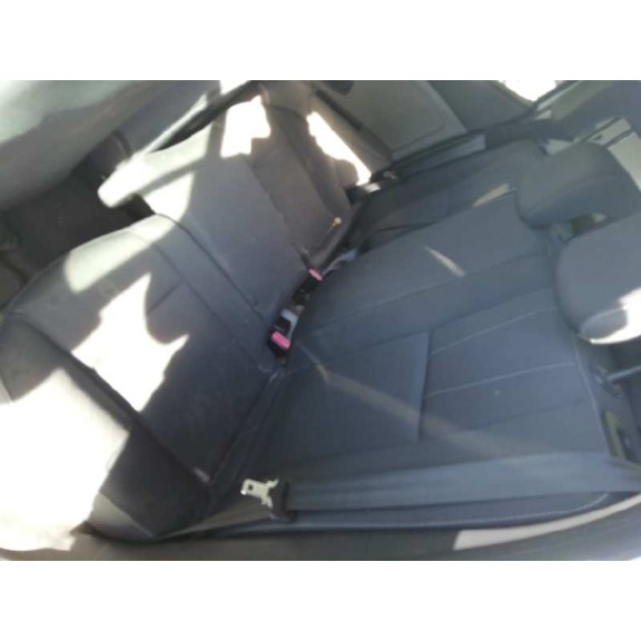 renault megane iii berlina 5 p del año 2009