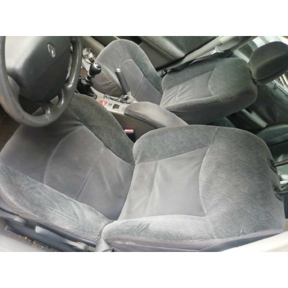 renault laguna ii (bg0) del año 2002