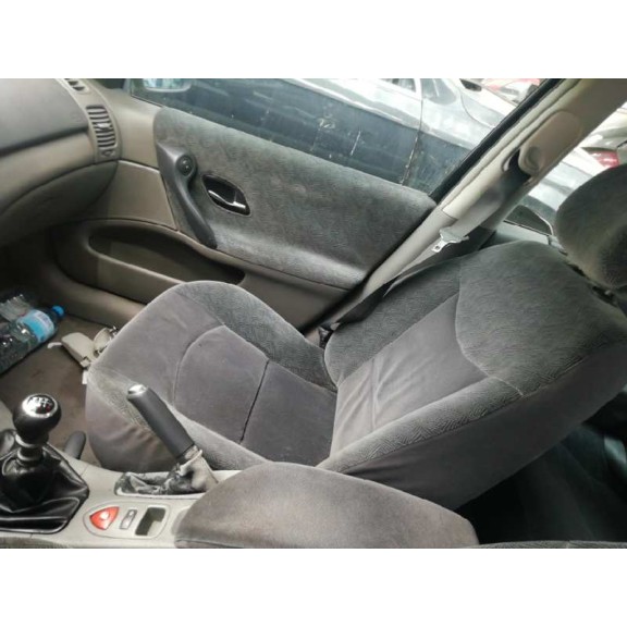 renault laguna ii (bg0) del año 2002