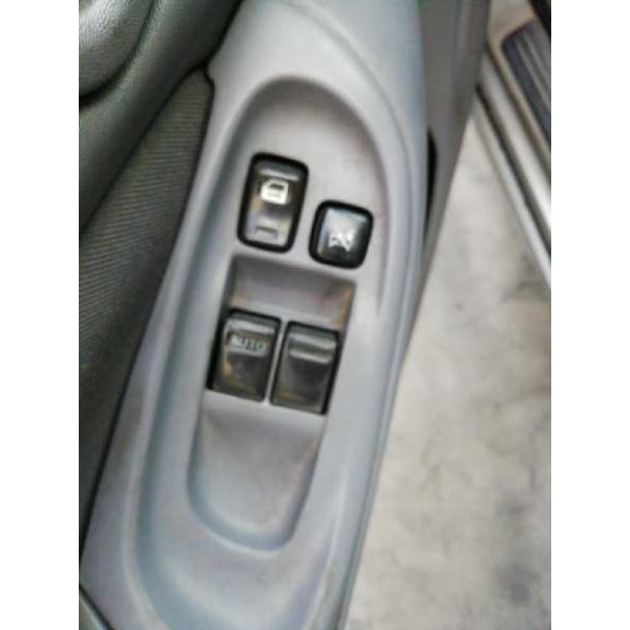 nissan almera (n16/e) del año 2003