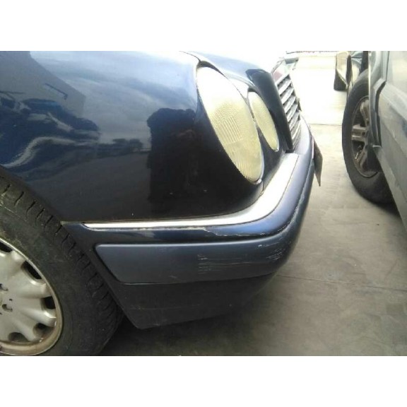 mercedes-benz clase e (w210) berlina del año 1999