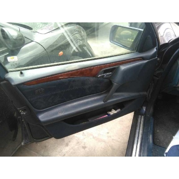 mercedes-benz clase e (w210) berlina del año 1999