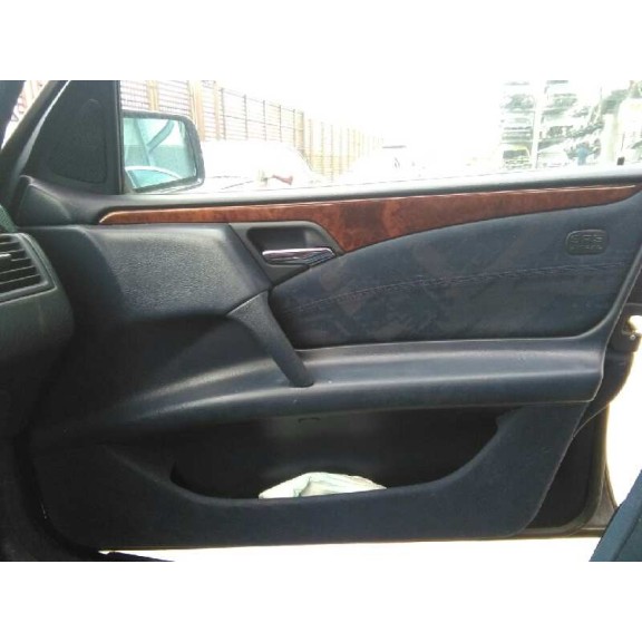 mercedes-benz clase e (w210) berlina del año 1999